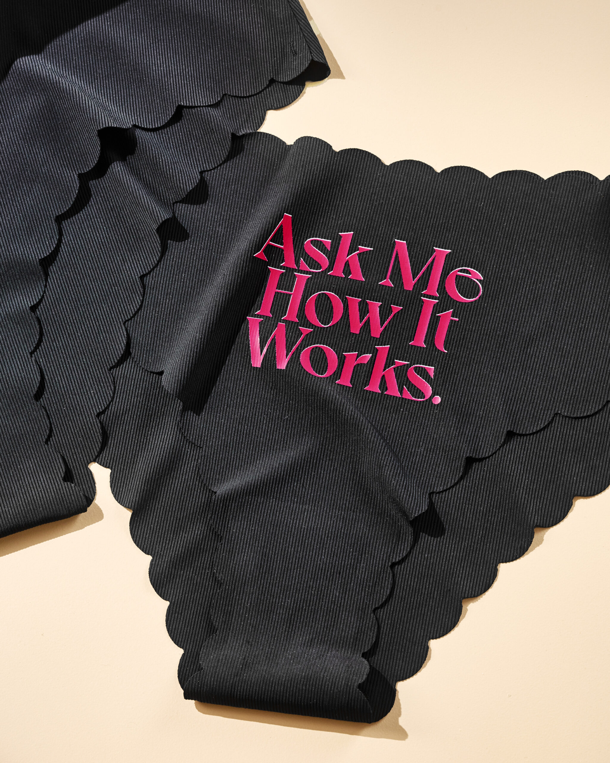 25_05_AMHIW_Merch13290_CHEECKYS BLACK_Detail_conorvella_3000px 1