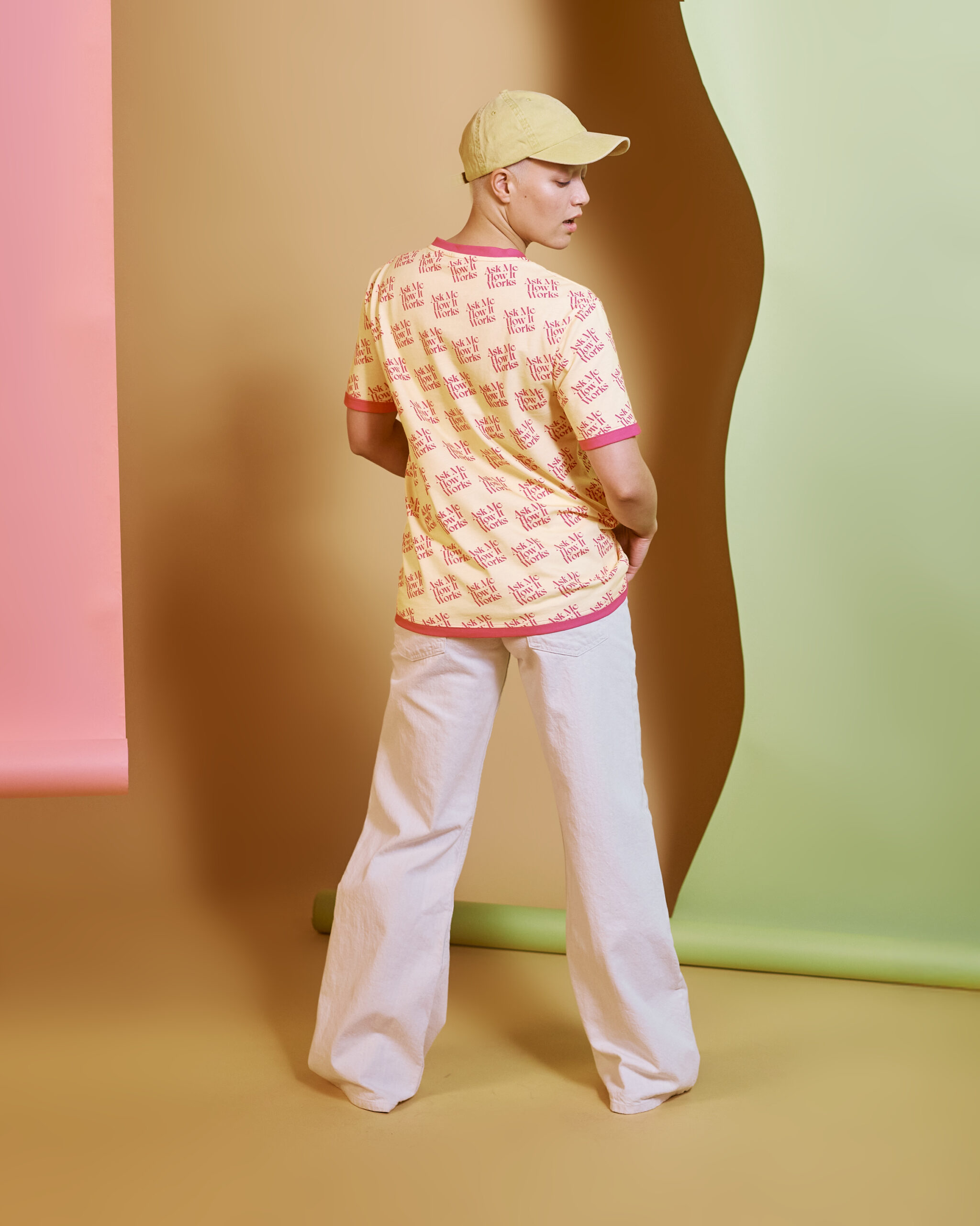 25_05_AMHIW_Merch14034_ALLOVER_Emmy.Back_conorvella_3000px 1