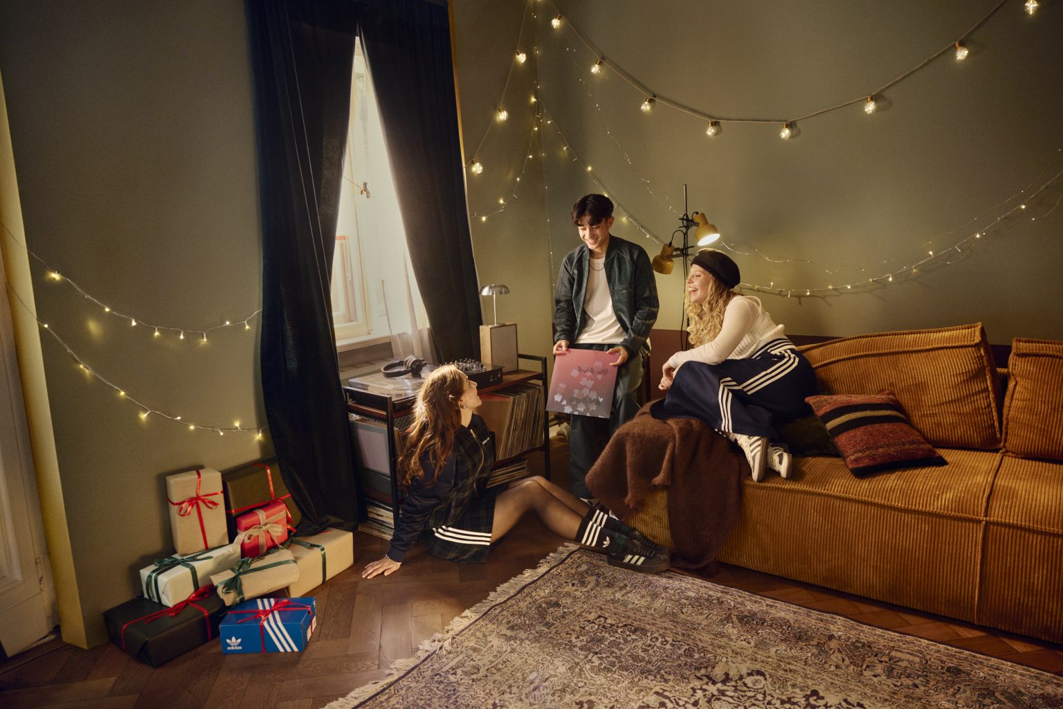 HOLIDAY_FW24_GLOBAL_ORI_TRIP_ADULTS_0621-FINAL-RGB-1536×1024