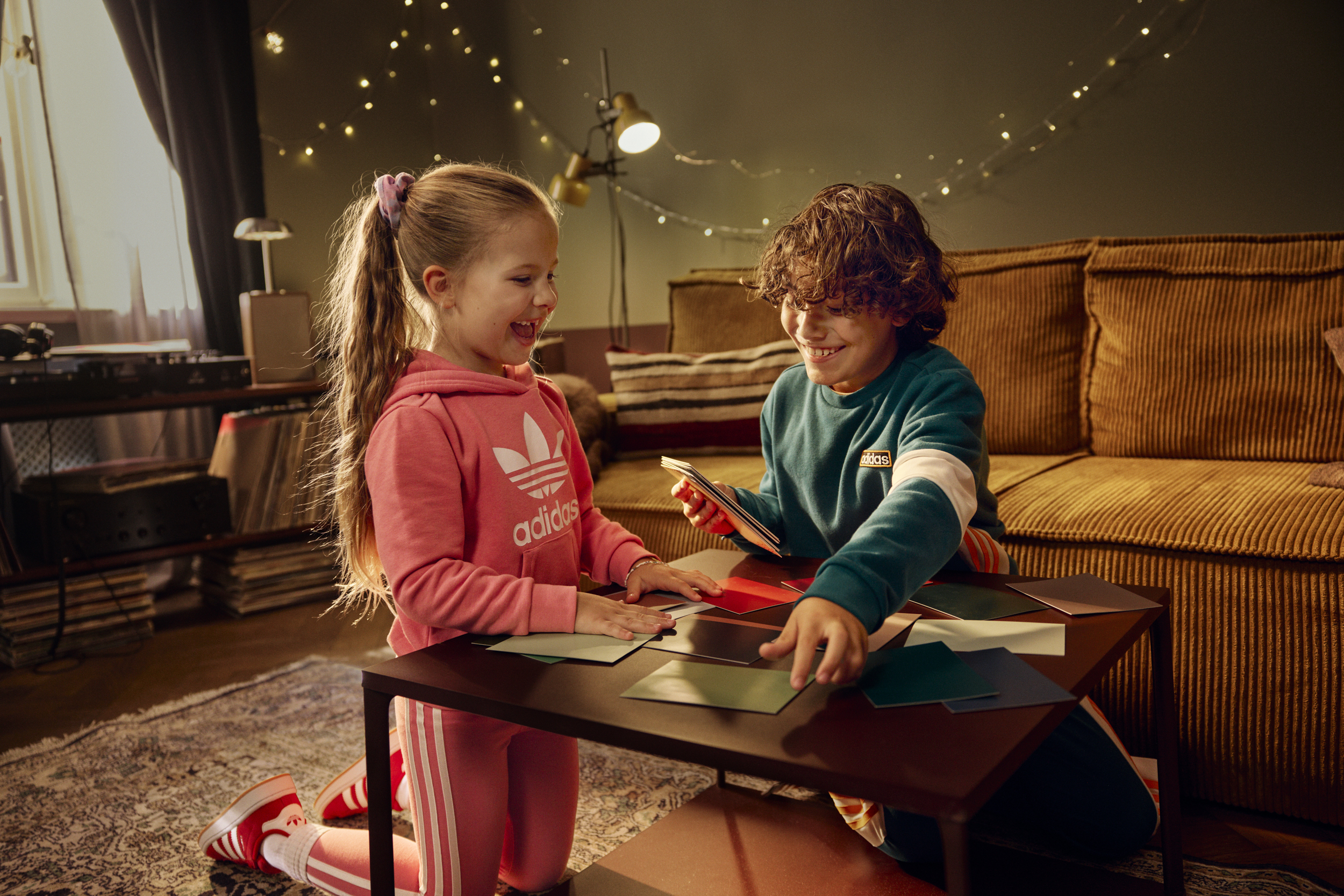 HOLIDAY_FW24_GLOBAL_ORI_TRIP_KIDS_3221-FINAL-RGB