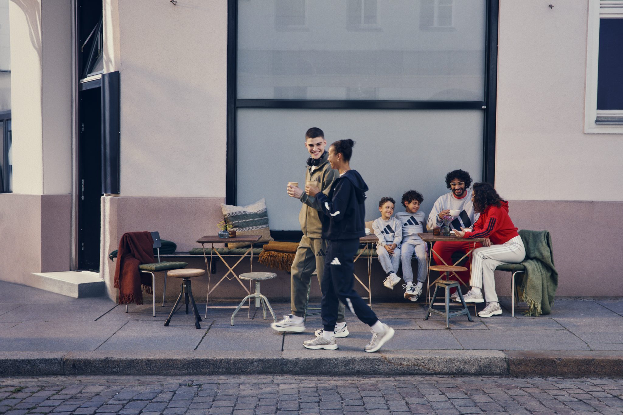 HOLIDAY_SS25_GLOBAL_SPW_FULLB_MIXED_0042-FINAL-RGB-2048×1366