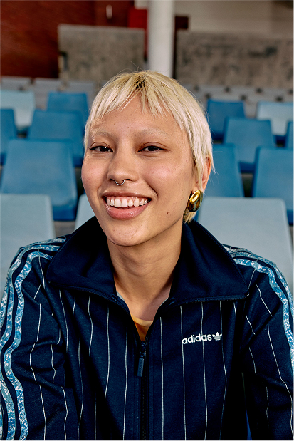 brand_ad2025_portrait_23