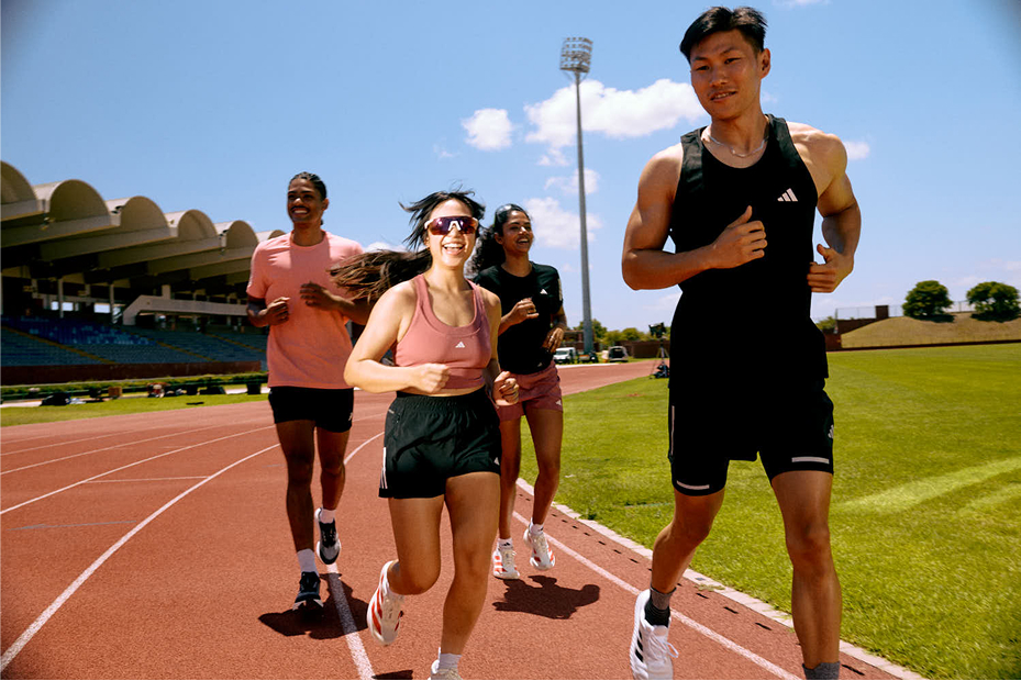 brand_ad2025_running_inaction_07